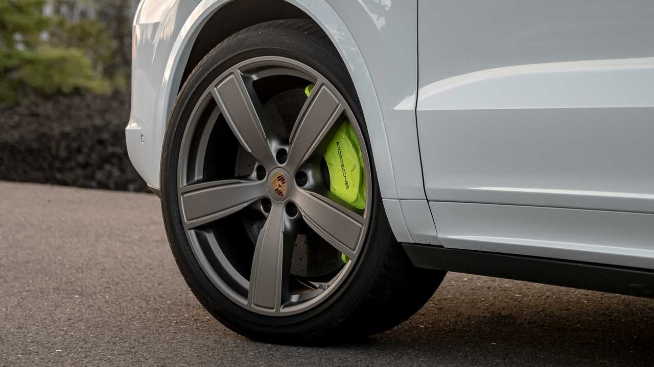 2020 Porsche Cayenne Turbo S E-Hybrid