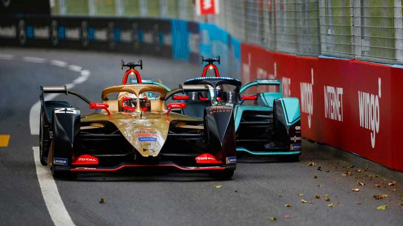 Jean-Eric Vergne devant Mitch Evans