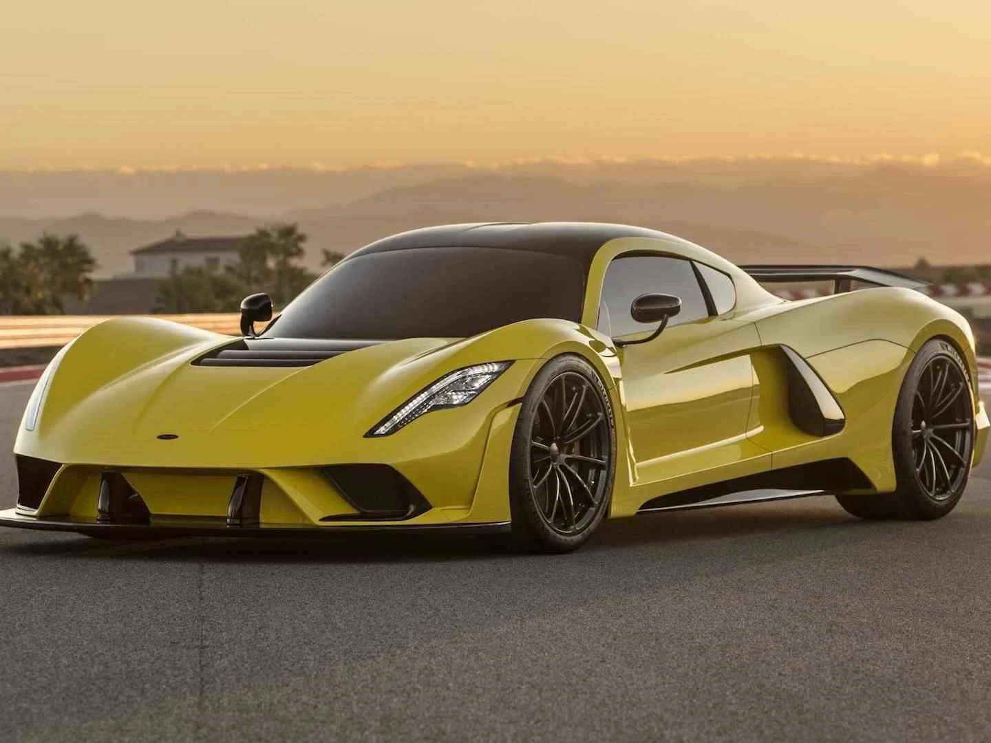 ぷうページ hennessey-venom-f5.webp