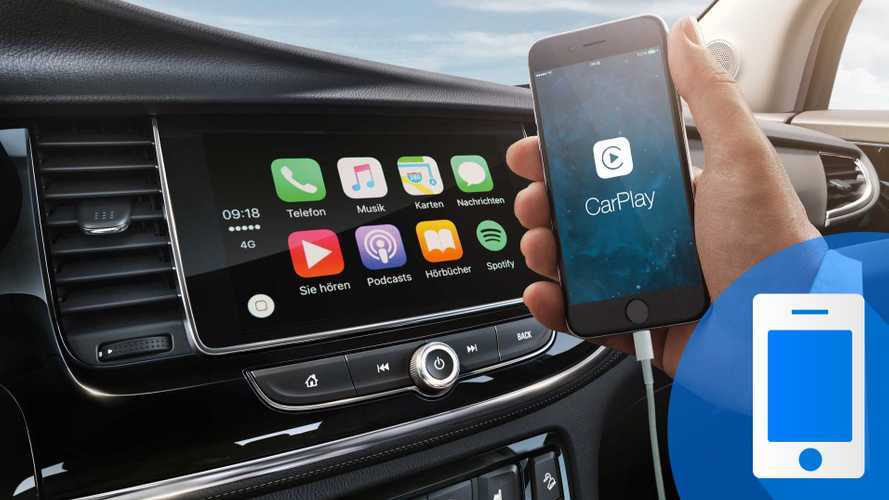 Come usare Apple CarPlay con Siri e con i comandi integrati dell'auto