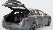 Tesla Model S scale model