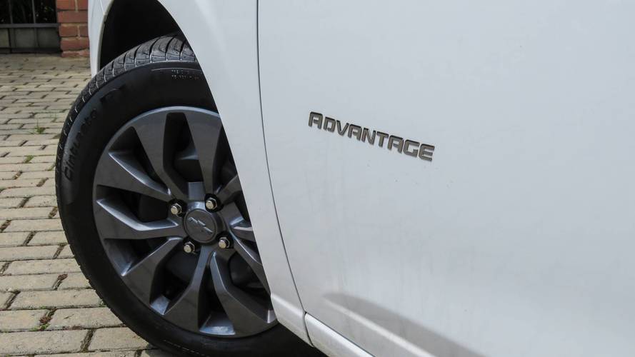 Comparativo Onix Advantage x Etios X