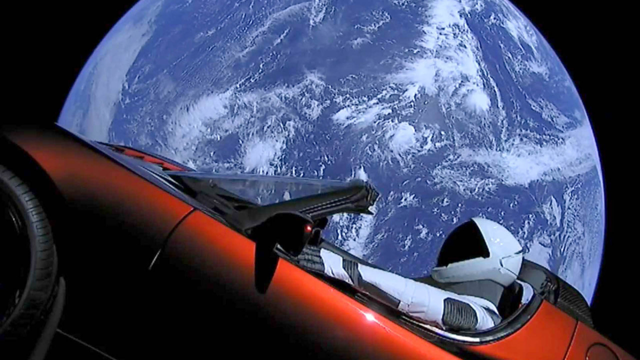 Tesla Roadster segelt im All