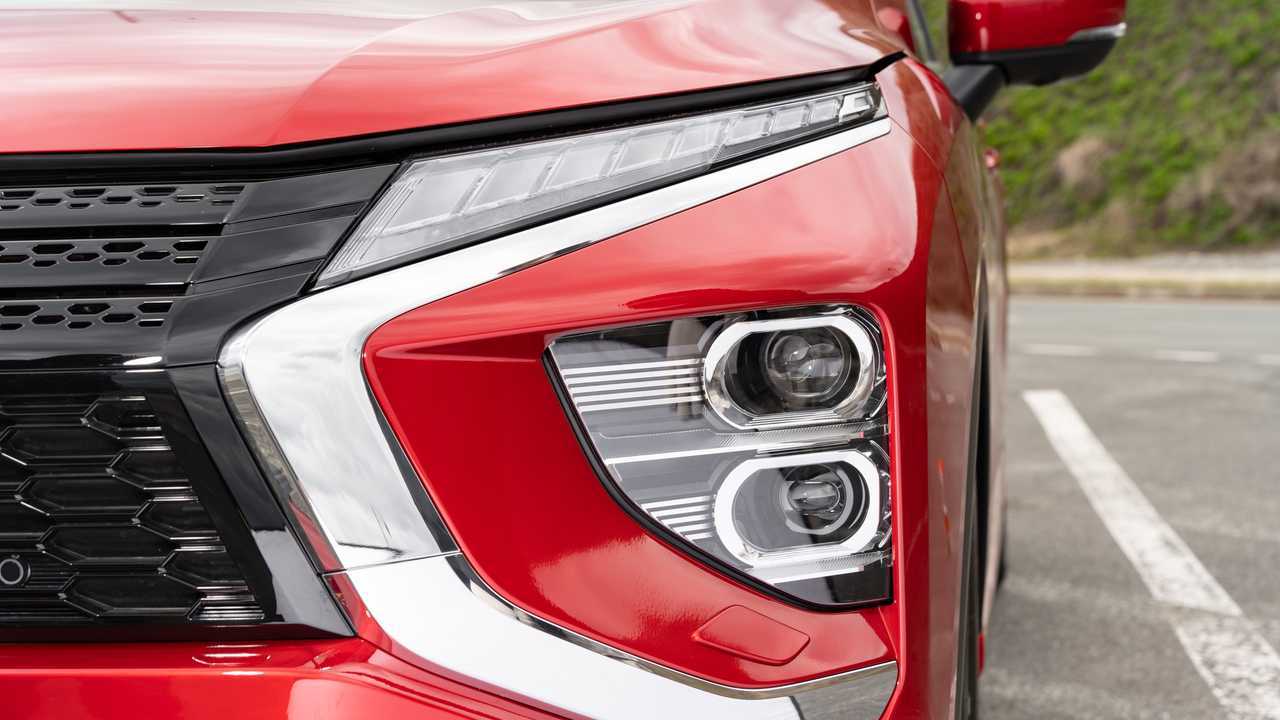 Обновленная оптика Mitsubishi Eclipse Cross
