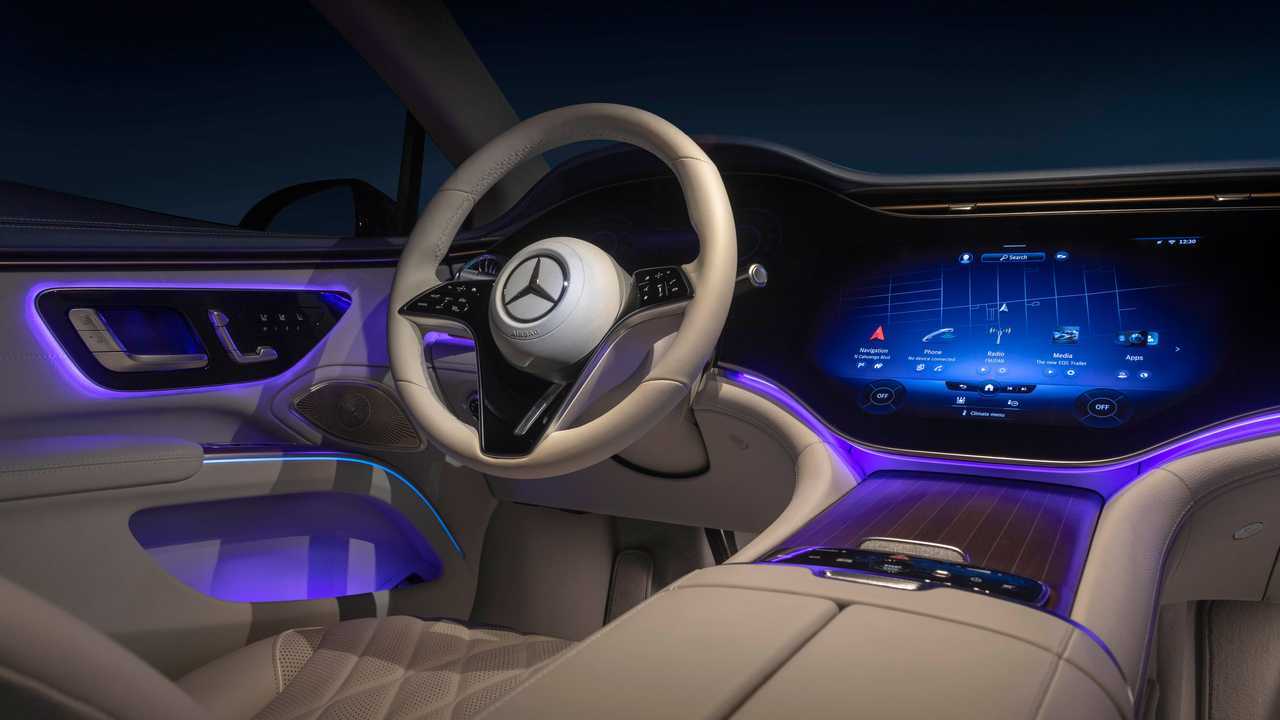 مرسيدس بنز EQS طراز 2022