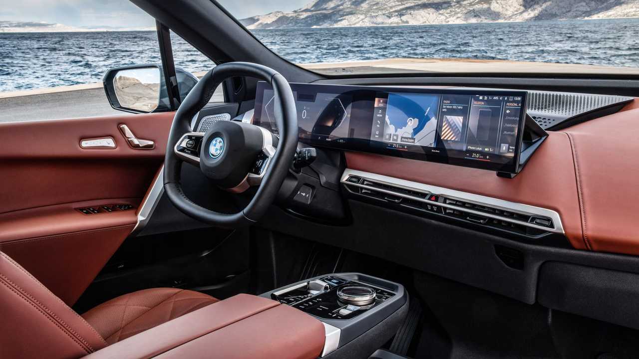 BMW iX XDrive50 (2021)