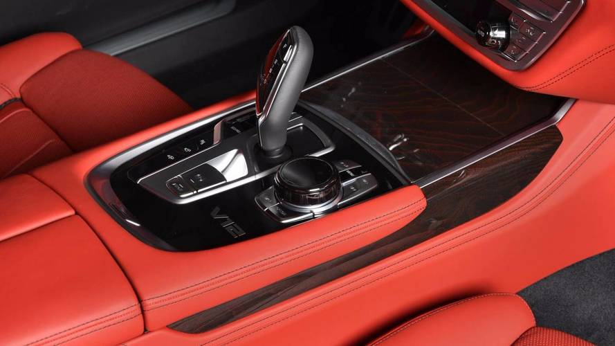 BMW M760Li xDrive rojo Imola