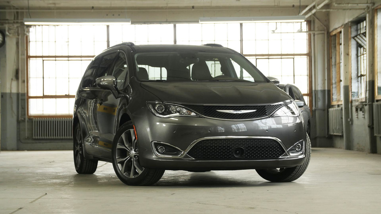 Chrysler Pacifica Vs Honda Odyssey Impossibly Close