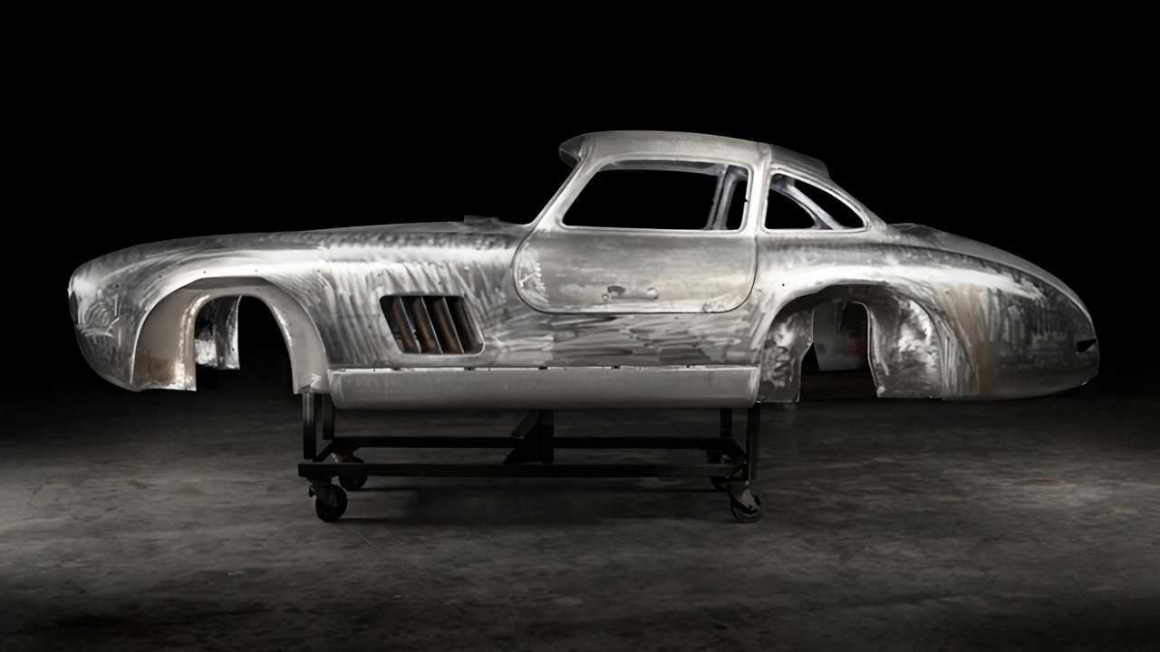 Mercedes 300SL Gullwing restoration has an interesting story