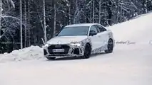 Nuova Audi RS3 Sedan spia foto