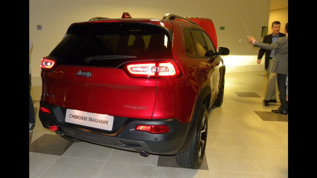Volta Rápida: Jeep Cherokee ousa no estilo sem perder a essência