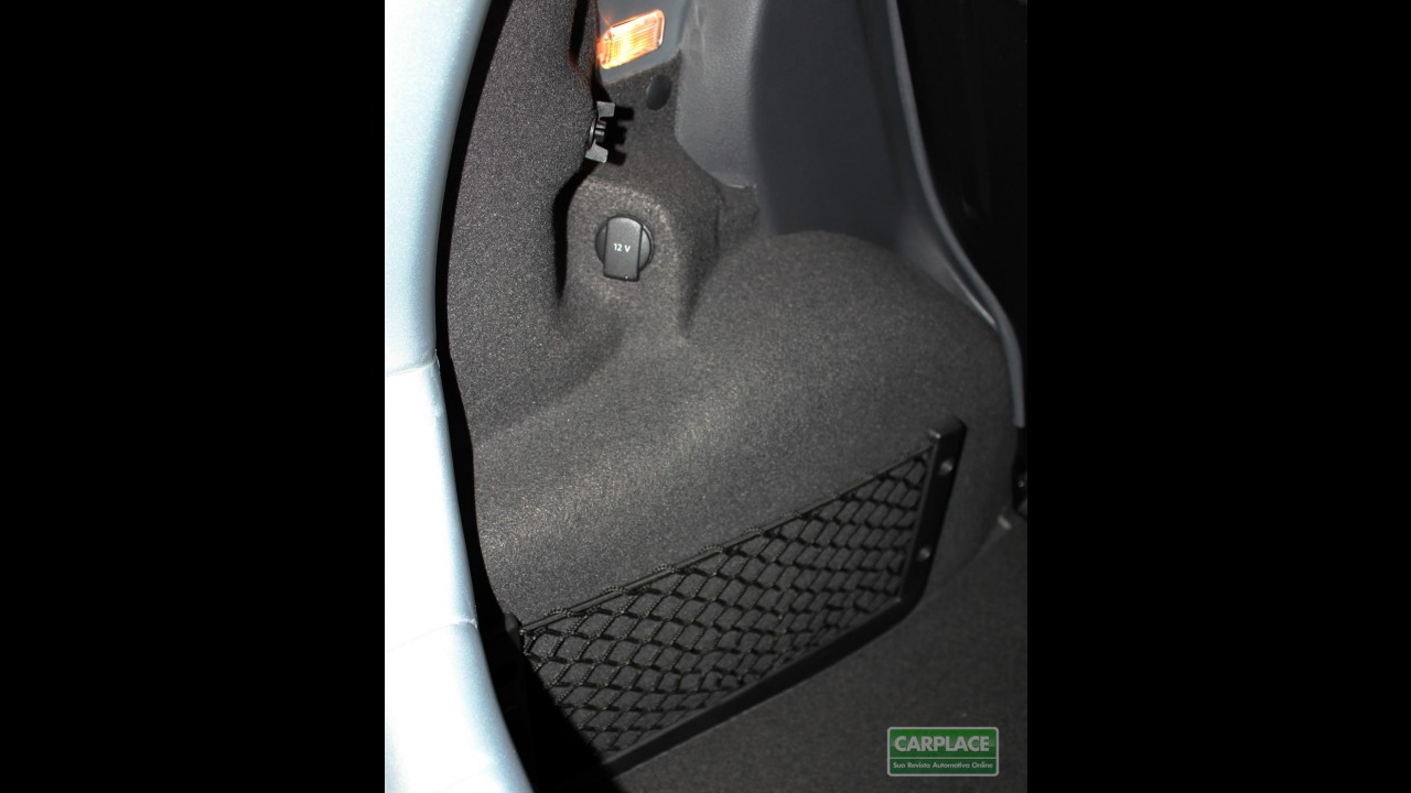 Garagem CARPLACE: Novo Fox 2010 - Detalhamento do acabamento interno e itens de conforto