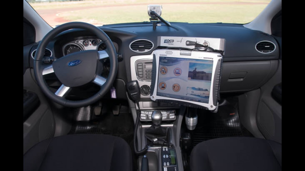 Interseg: Ford e Rontan mostram o Focus Sedan preparado para a Polícia