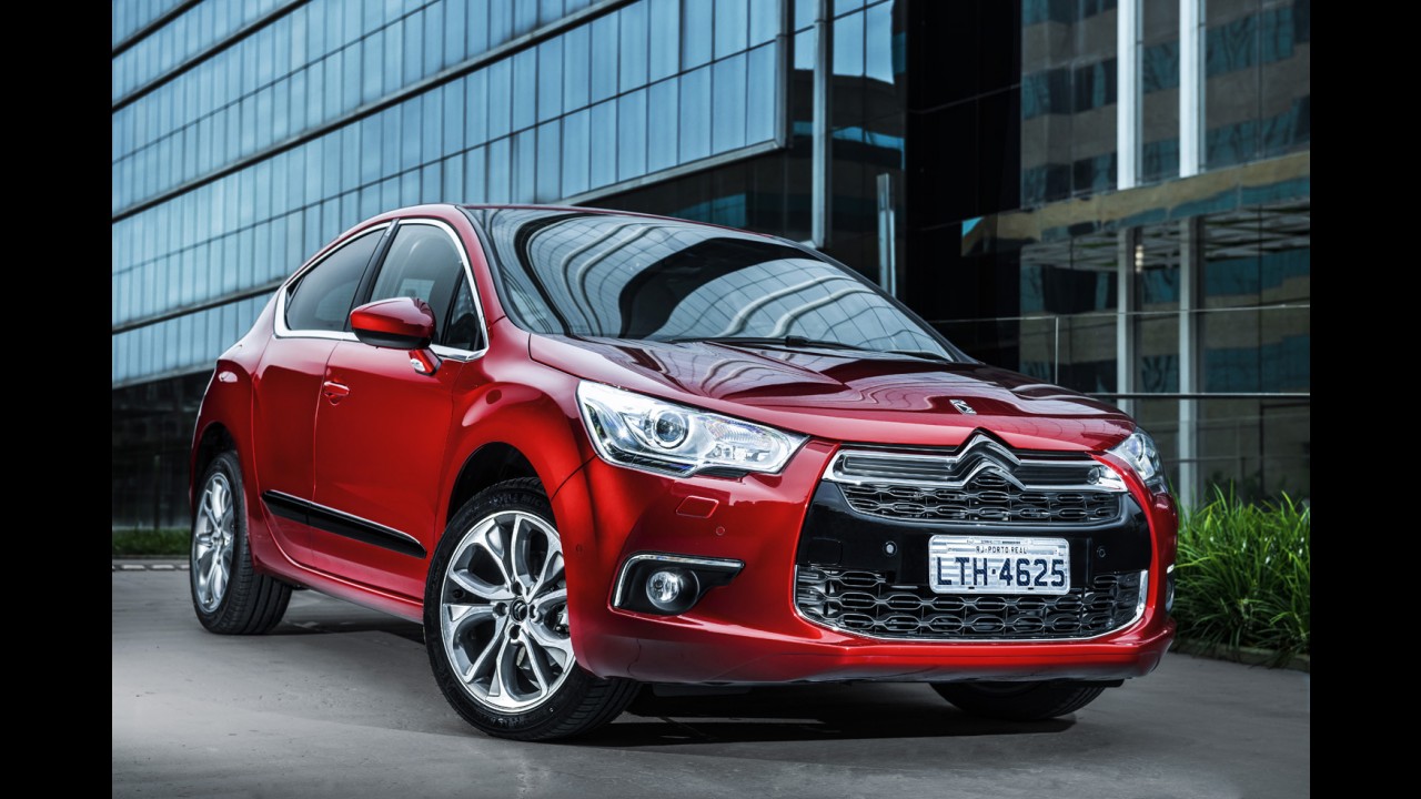 Análise CARPLACE (hatches premium): Classe A bate Série 1 e A3 em junho