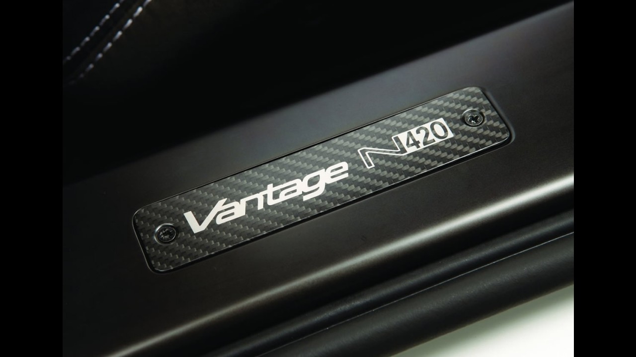 Edição Especial: Aston Martin Vantage N420 2011 tem motor V8 de 420 cv