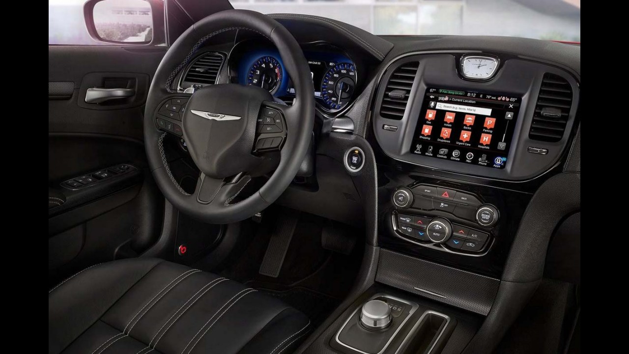 Atualizado, Chrysler 300C 2015 chega ao Brasil por R$ 204,9 mil