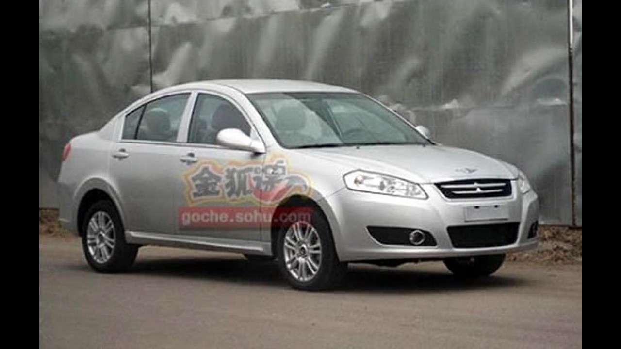 Novo sedan Chery E3 é flagrado sem camuflagem