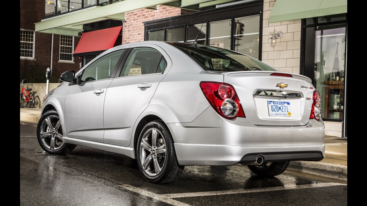 Chevrolet Sonic Sedan estreia versão esportiva RS em Los Angeles
