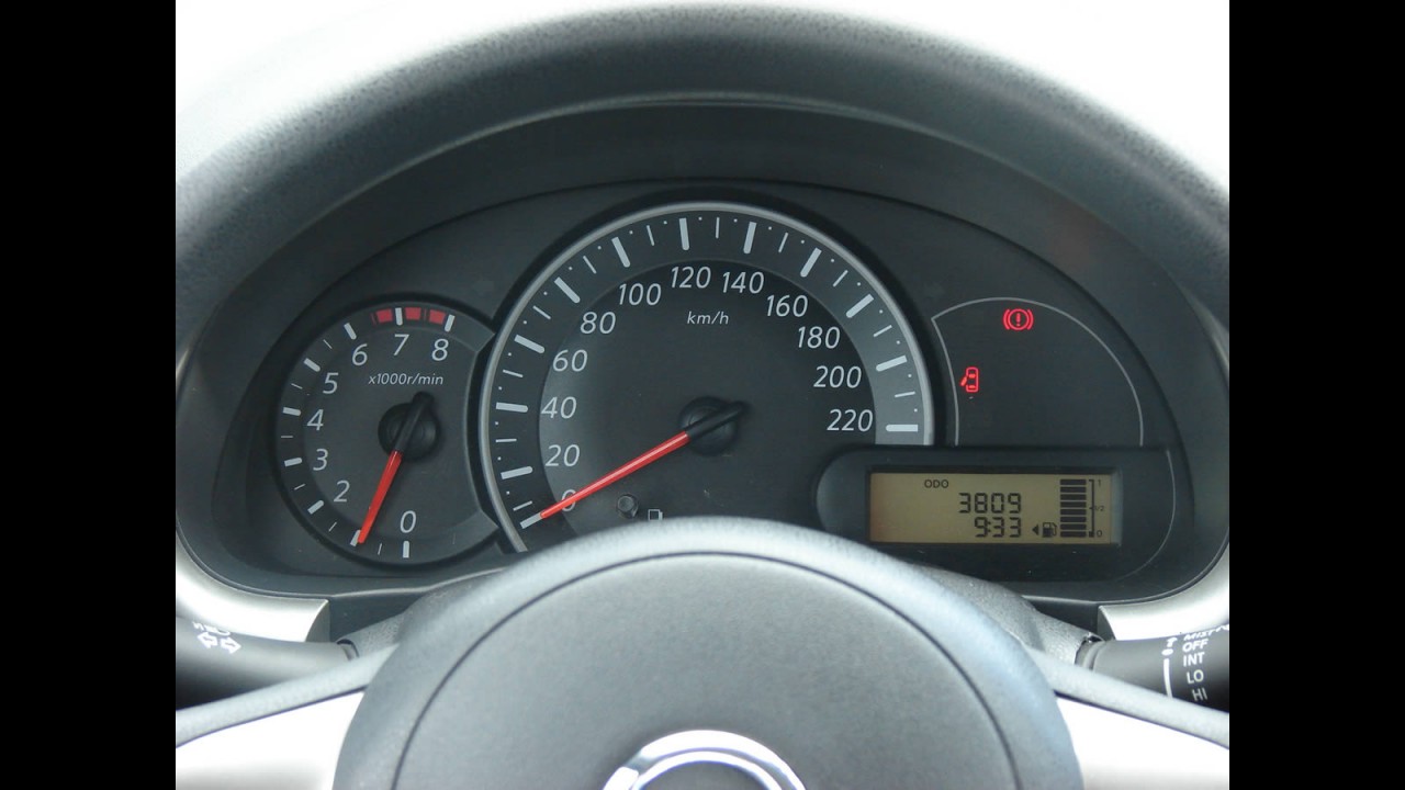 Avaliação - Nissan March 1.0 16V Flex 2011