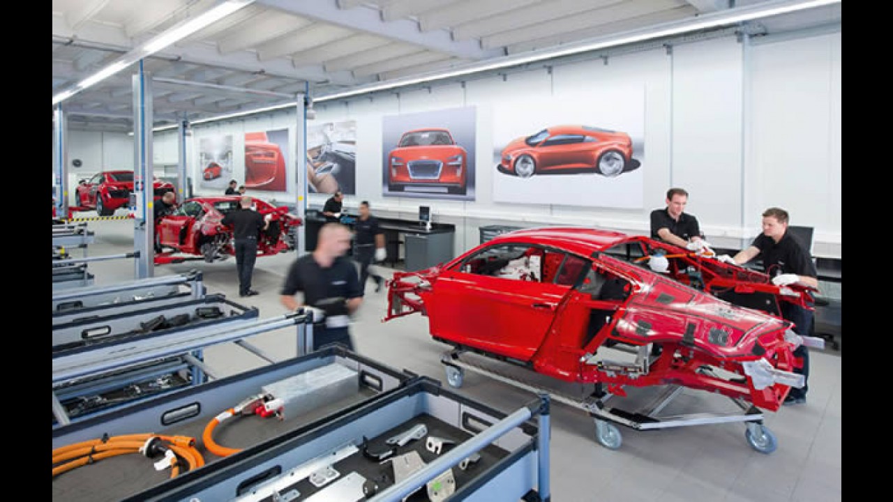 Audi divulga imagens e vídeo da linha de produção do R8 e-Tron