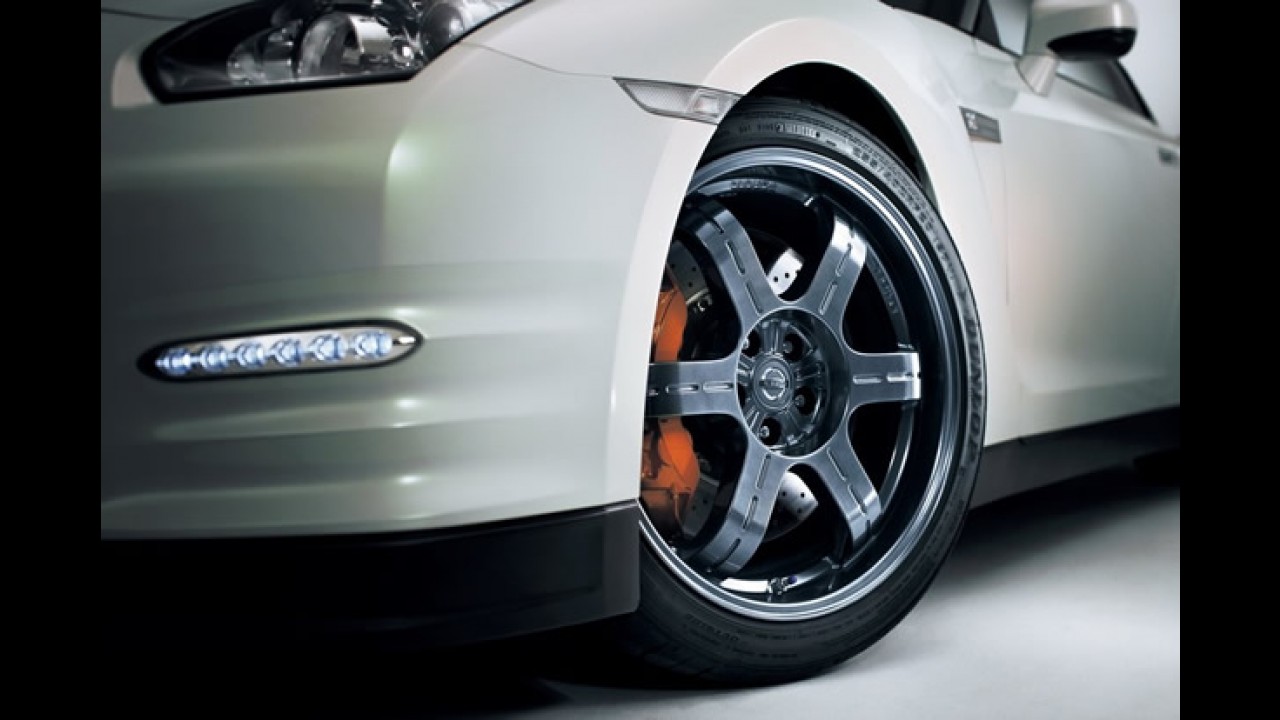 Nissan revela oficialmente o GT-R 2011