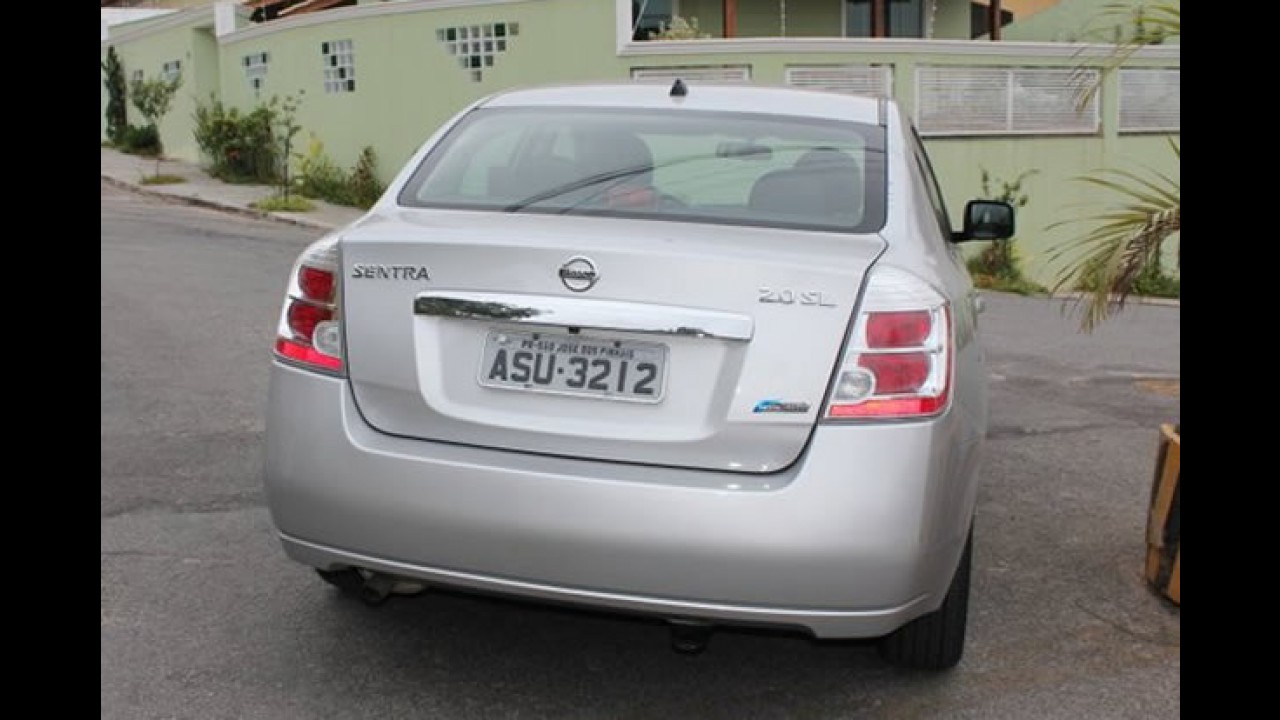 Garagem CARPLACE: Detalhes do acabamento interno, equipamentos e som do Nissan Sentra