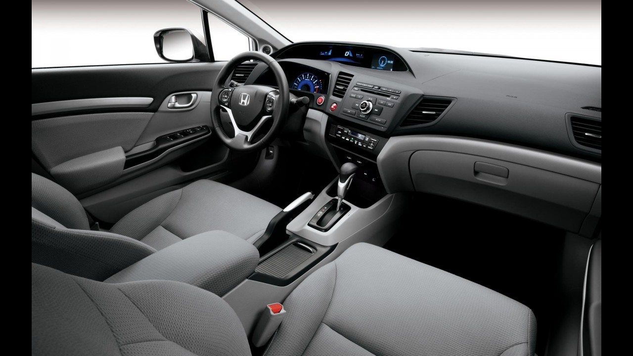 Honda lança nova geração do Civic Sedan na Europa