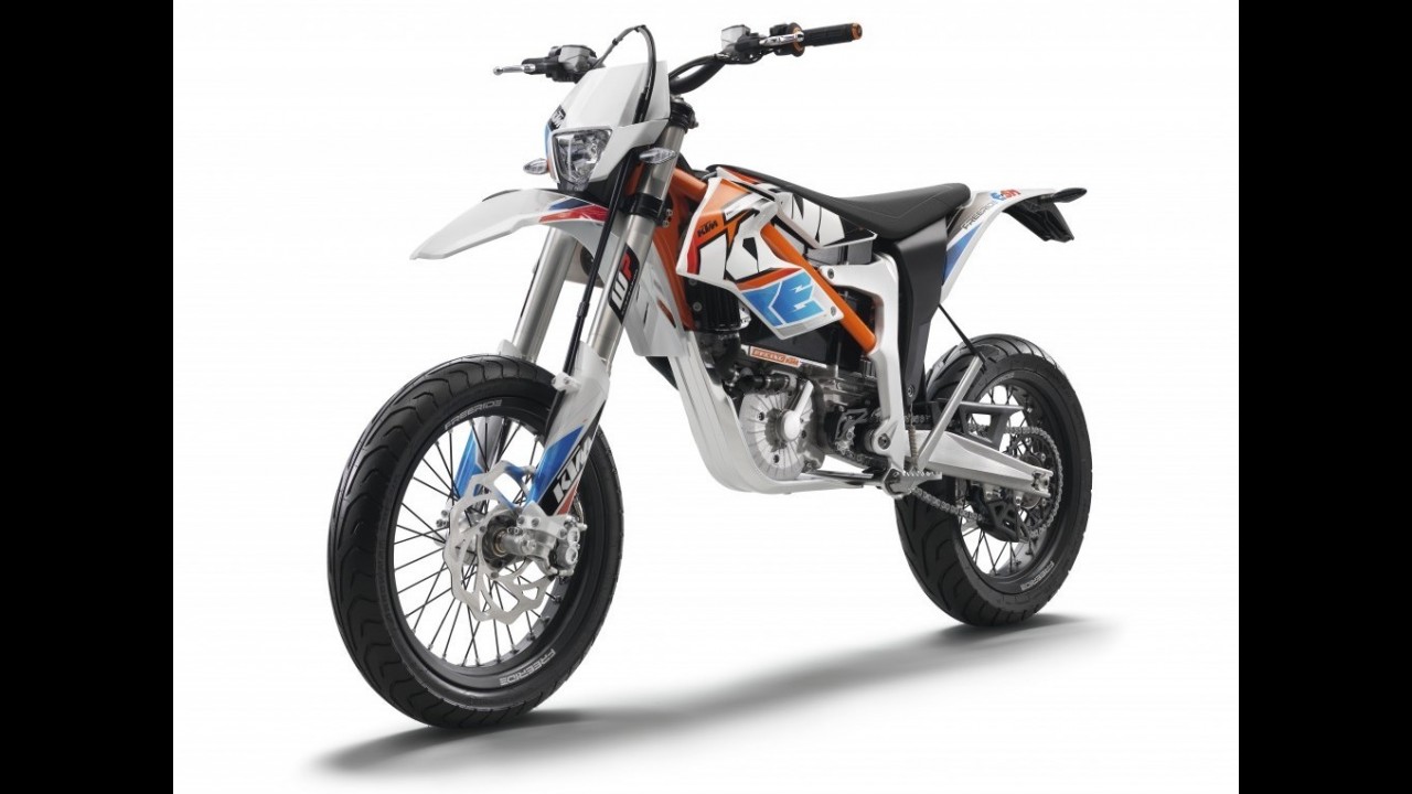 Salão de Colônia: KTM mostra aventureira de luxo e nova elétrica