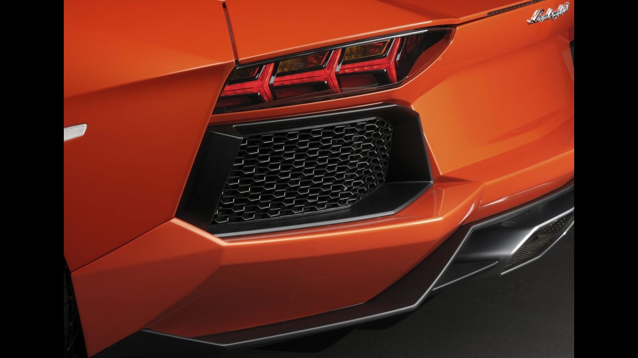 Lamborghini Aventador LP700-4 2012 é revelado oficialmente - Veja fotos em alta resolução