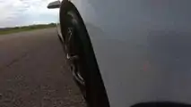 Goodyear teste la Tesla Model 3 avec des pneus sans air