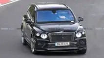 Foto - Bentley Bentayga, una strana versione gira al Nurburgring