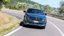 Una settimana da PLUG-IN con la Peugeot 3008 HYbrid 225