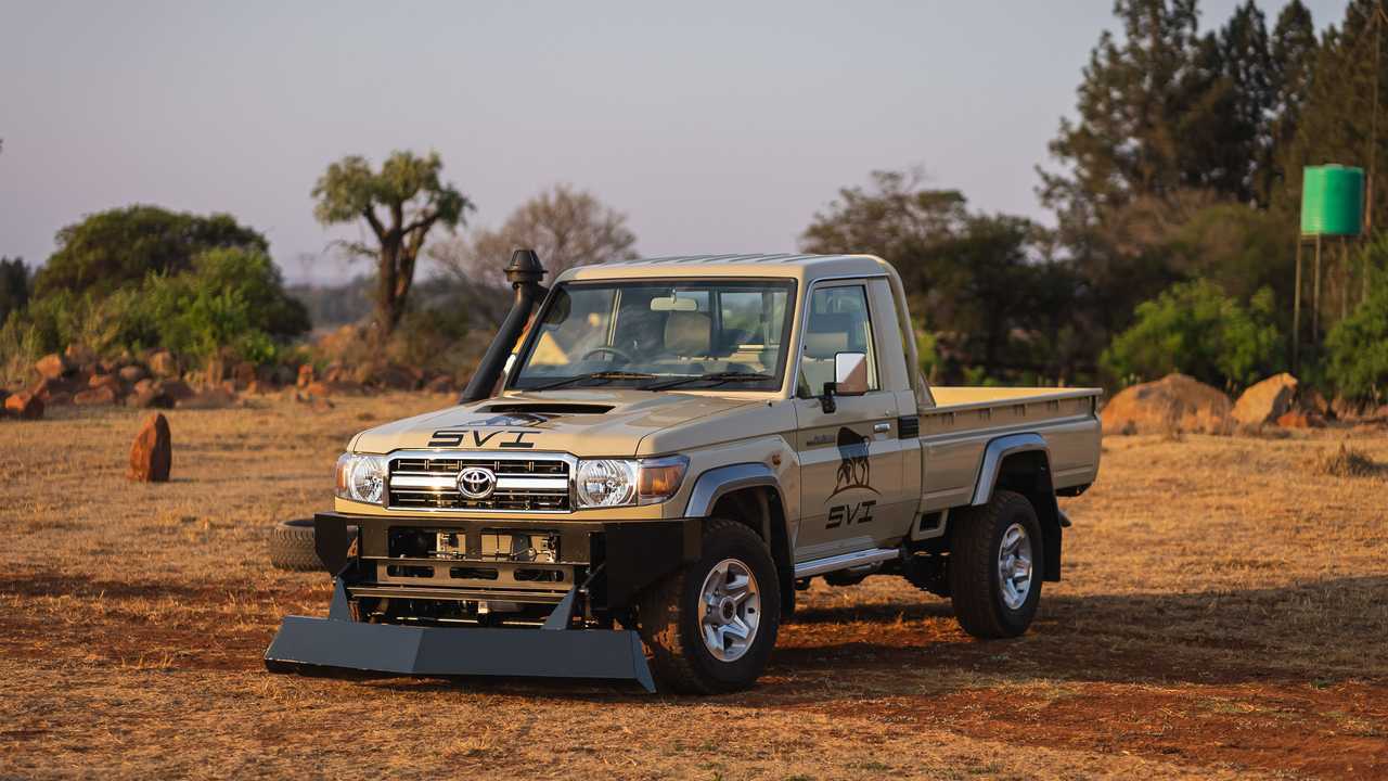  La pala antisommossa per Toyota Land Cruiser 79 by SVI