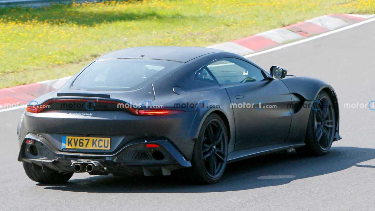 Aston Martin Vantage V12, fotos espía