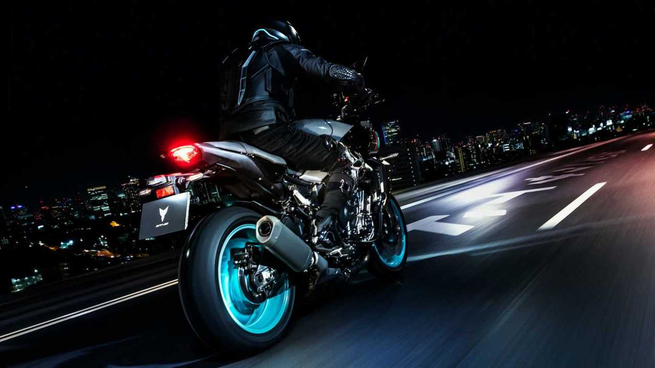 2022 Yamaha MT-10 - Traseira