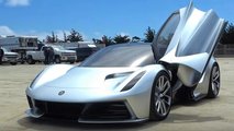 Lotus Evija, la prima guida in un parcheggio