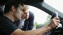 Mark Webber pilote la Porsche Mission E