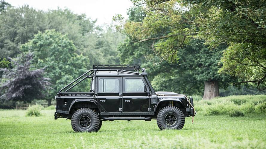 Land Rover Defender SVX de James Bond