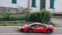 Ferrari 488 Pista, prova sul circuito di Fiorano