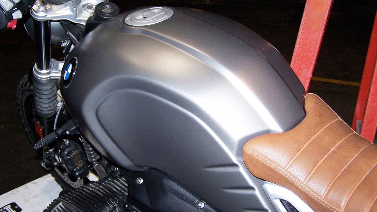 Steel gas tank with no weld seam