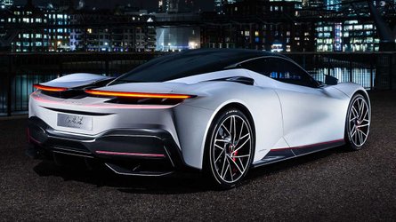 La superbe Pininfarina Battista pose ses roues à Londres