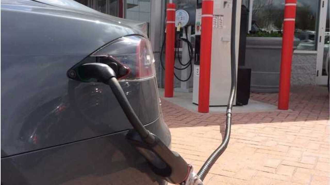 Tesla Model S Using CHAdeMO Adapter to Grab Some Juice At A Nissan Dealership