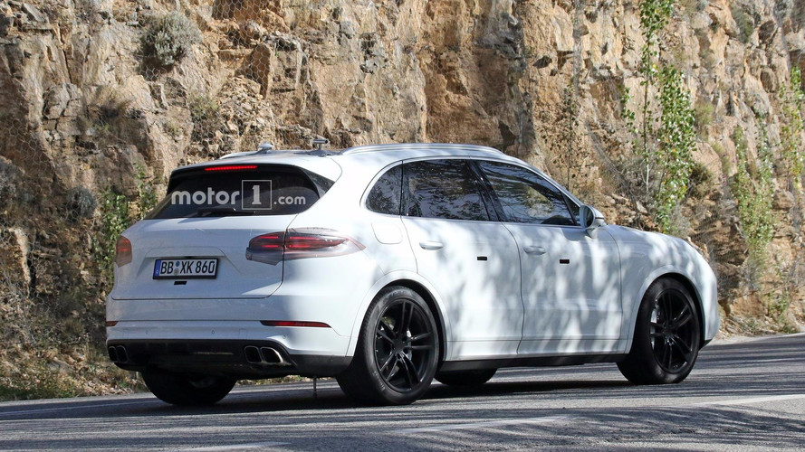 White 2018 Porsche Cayenne Spy Pics