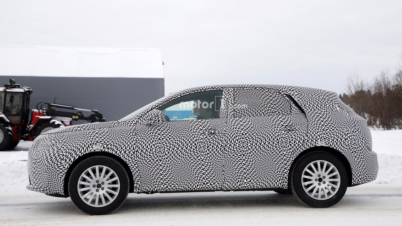 2018 DS X spy photo