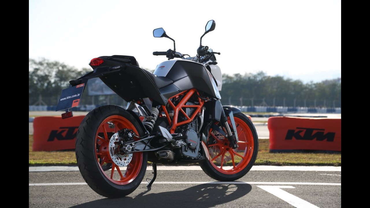 KTM oferece linha Duke 200 e 390 com bônus de até R$ 1.680