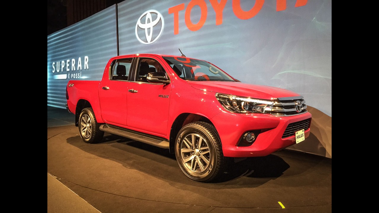 Volta rápida: Nova Hilux 2016 muda de corpo sem perder a alma