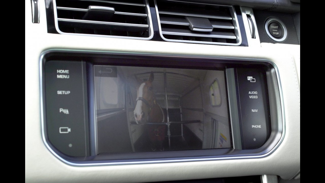 Land Rover vai mostrar inédito sistema de "reboque transparente"