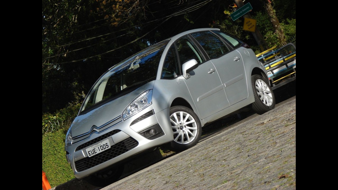 Fit domina entre monovolumes e JAC T8 reina entre minivans em janeiro