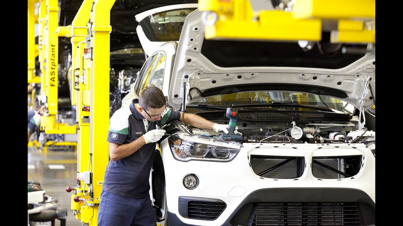 Salão de Pequim: BMW apresenta X1 alongado ao gosto dos chineses