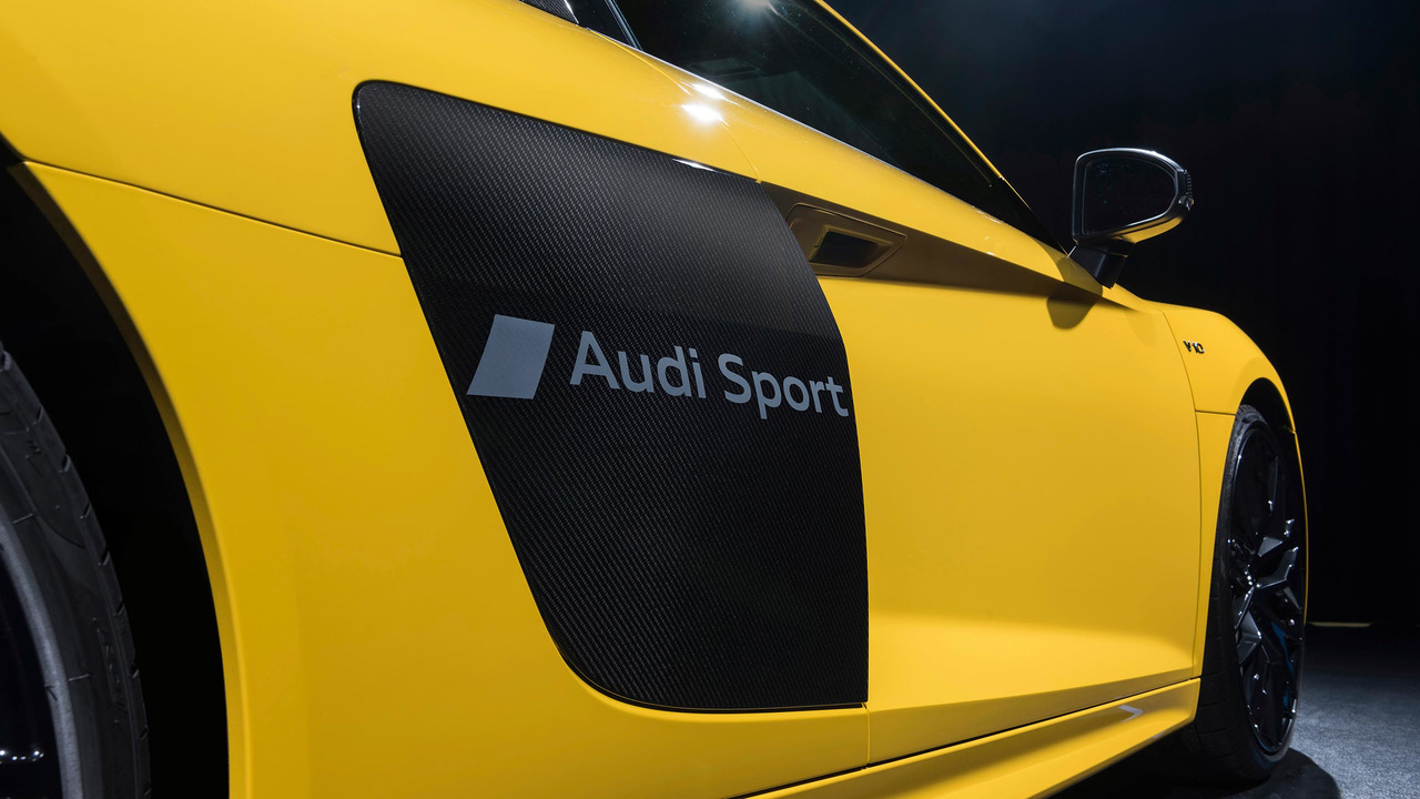 Audi R8 etched paint
